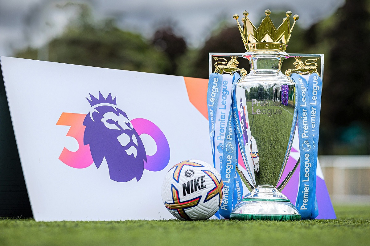 Cúp vô địch danh giá dành cho kẻ chiến thắng Premier League